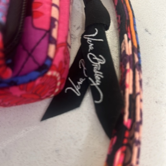 Vera Bradley crossbody bag/ wristlet w detachable straps - Picture 4 of 11